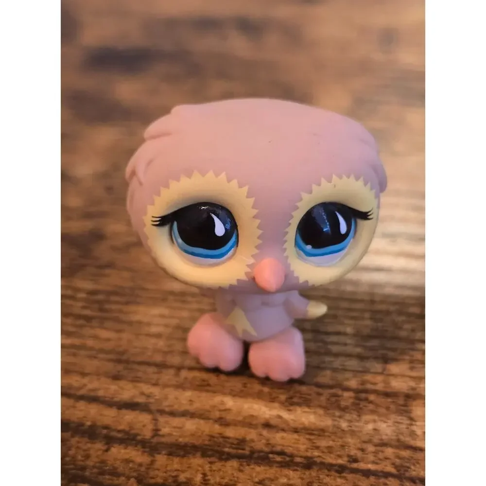 Hasbro Littlest Pet Shop Owl 674 from the 2007 